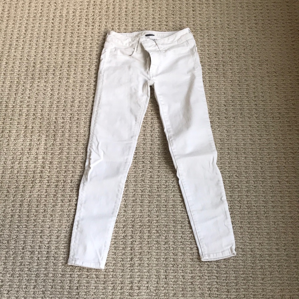 White American Eagle Skinny Jeans